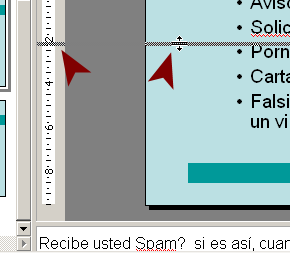 Un barra gris muestra en la regla vertical y en la diapositiva como usted arrastra la orilla primera del Panel de Notas hacia arriba. 